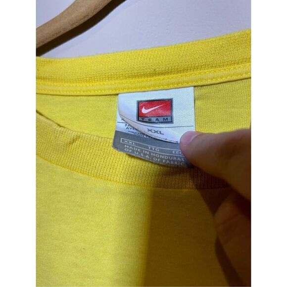 Y2K‎ Nike Center CheckMichigan University football basketball T-shirt - Picture 2 of 3